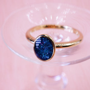 Classic oval keepsake ring