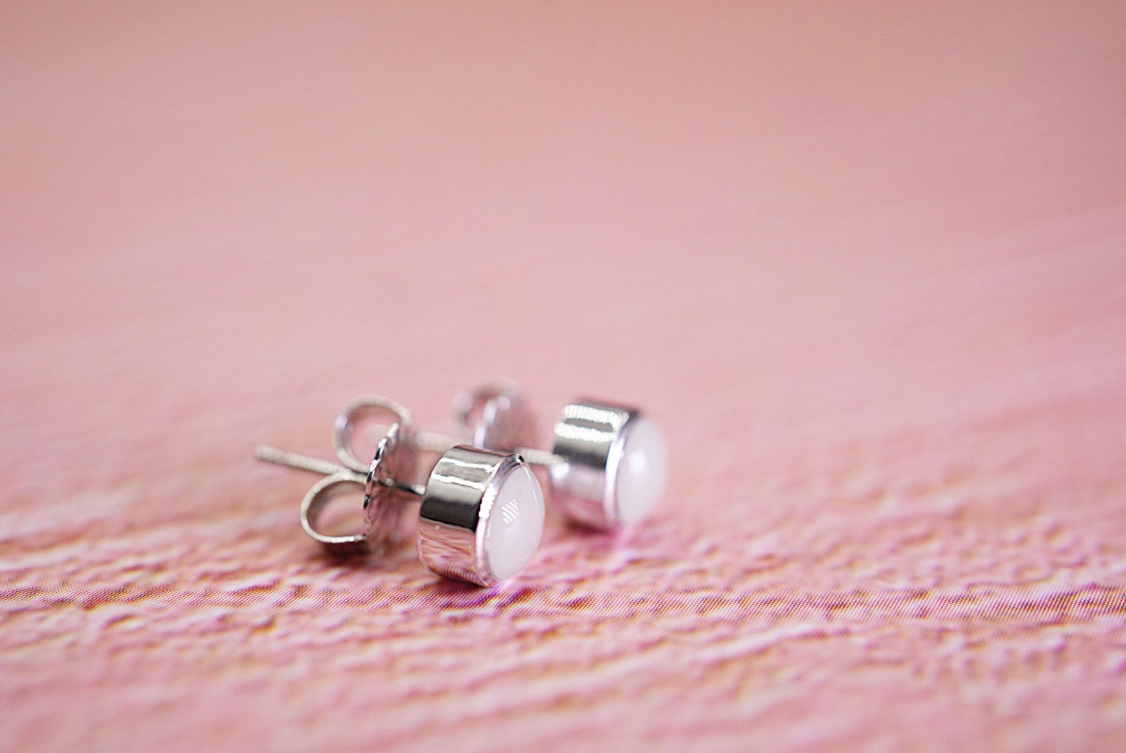 Breastmilk earrings in 14 solid gold 
