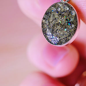 Ovate keepsake pendant