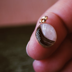 Ovate keepsake pendant