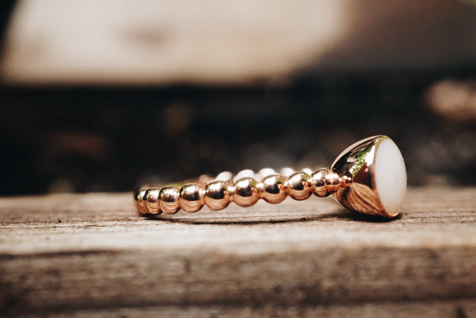 Cremation ashes ring in solid gold