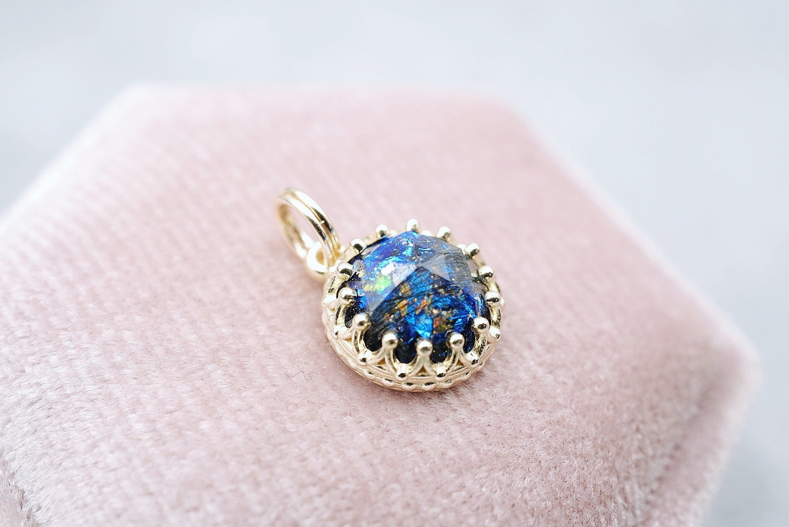 8mm Faceted Crown pendant - Pendants