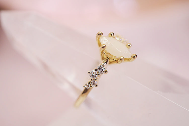 Dainty Lux ring